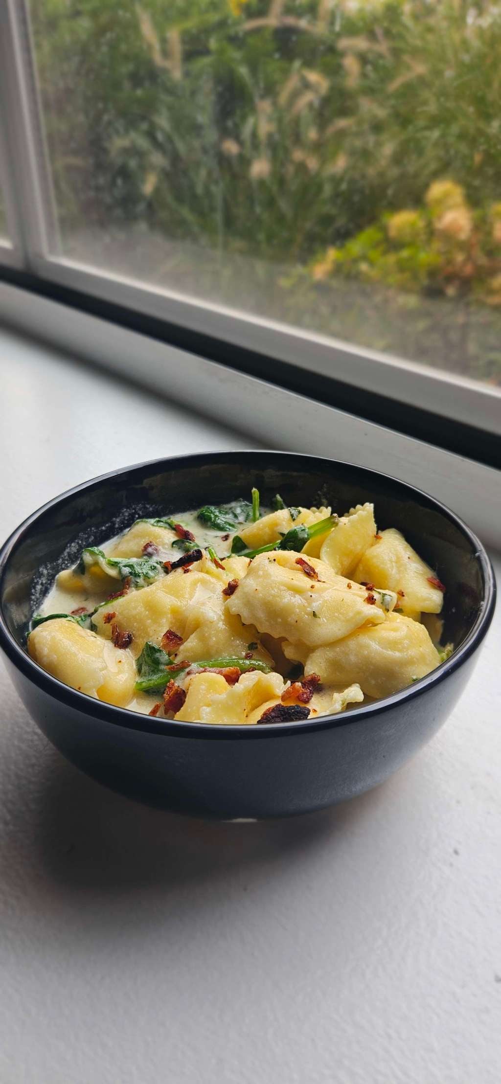 Creamy Garlic Butter Sauce Tortellini with Applewood Bacon Bits (Budget&nbsp;Friendly)