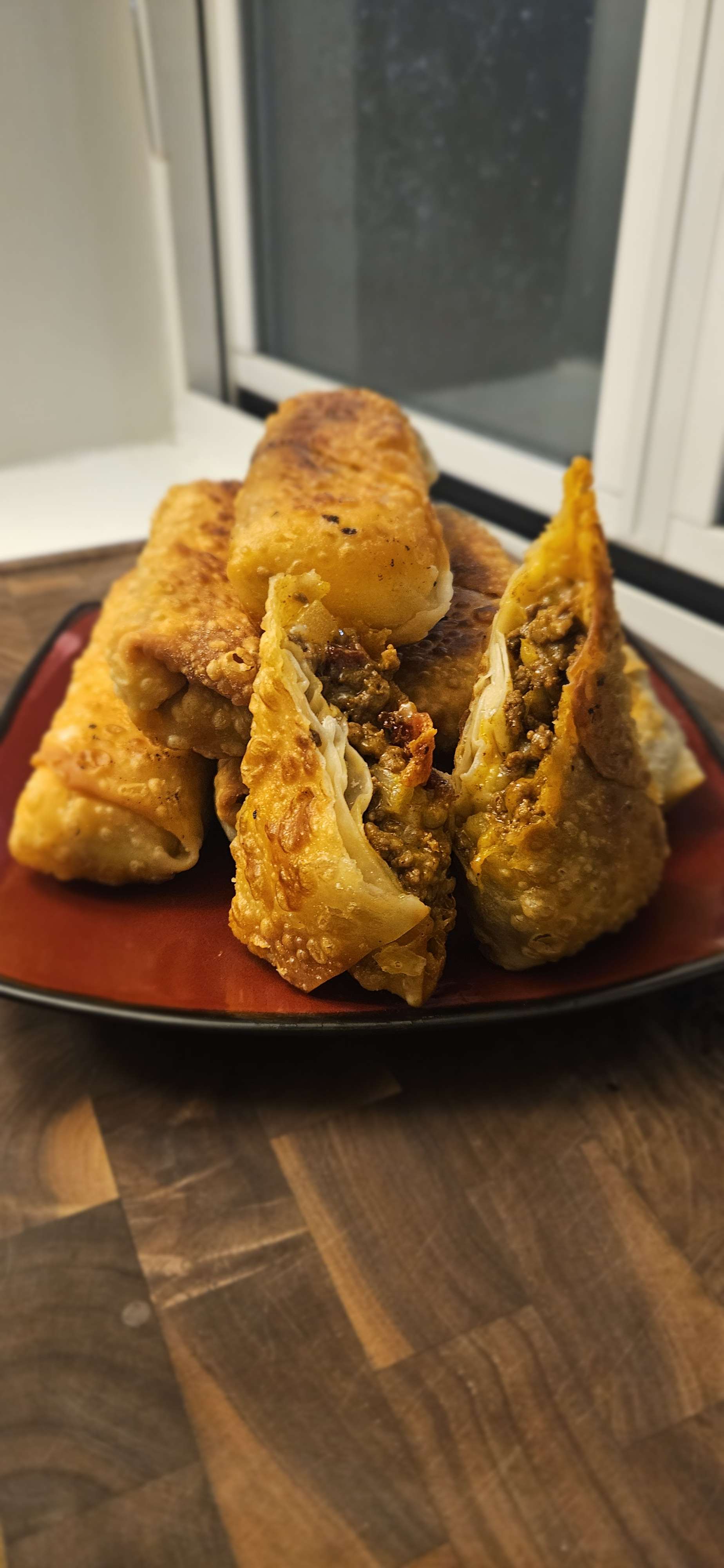 Crave-worthy Cheeseburger Eggrolls | Refire