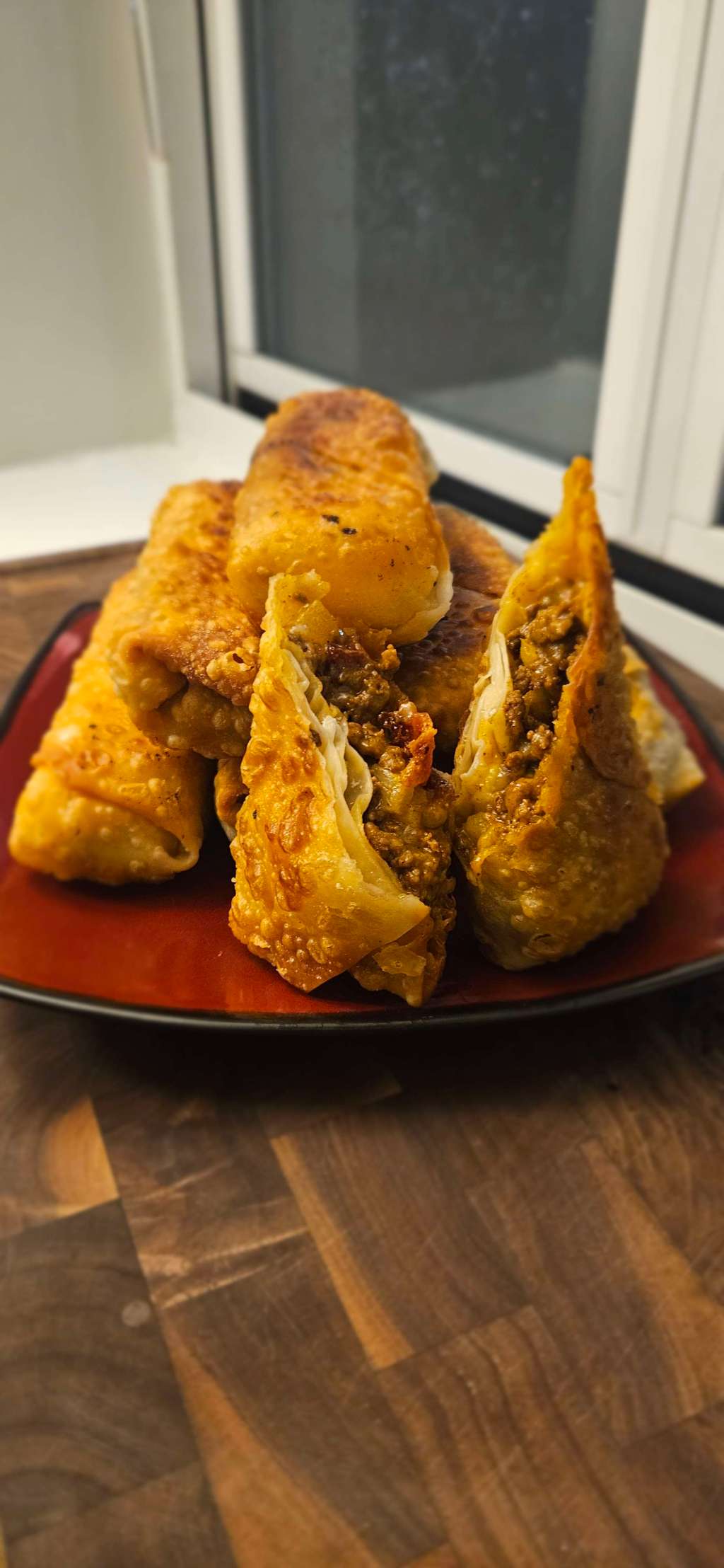 Crave-worthy Cheeseburger Eggrolls |&nbsp;Refire